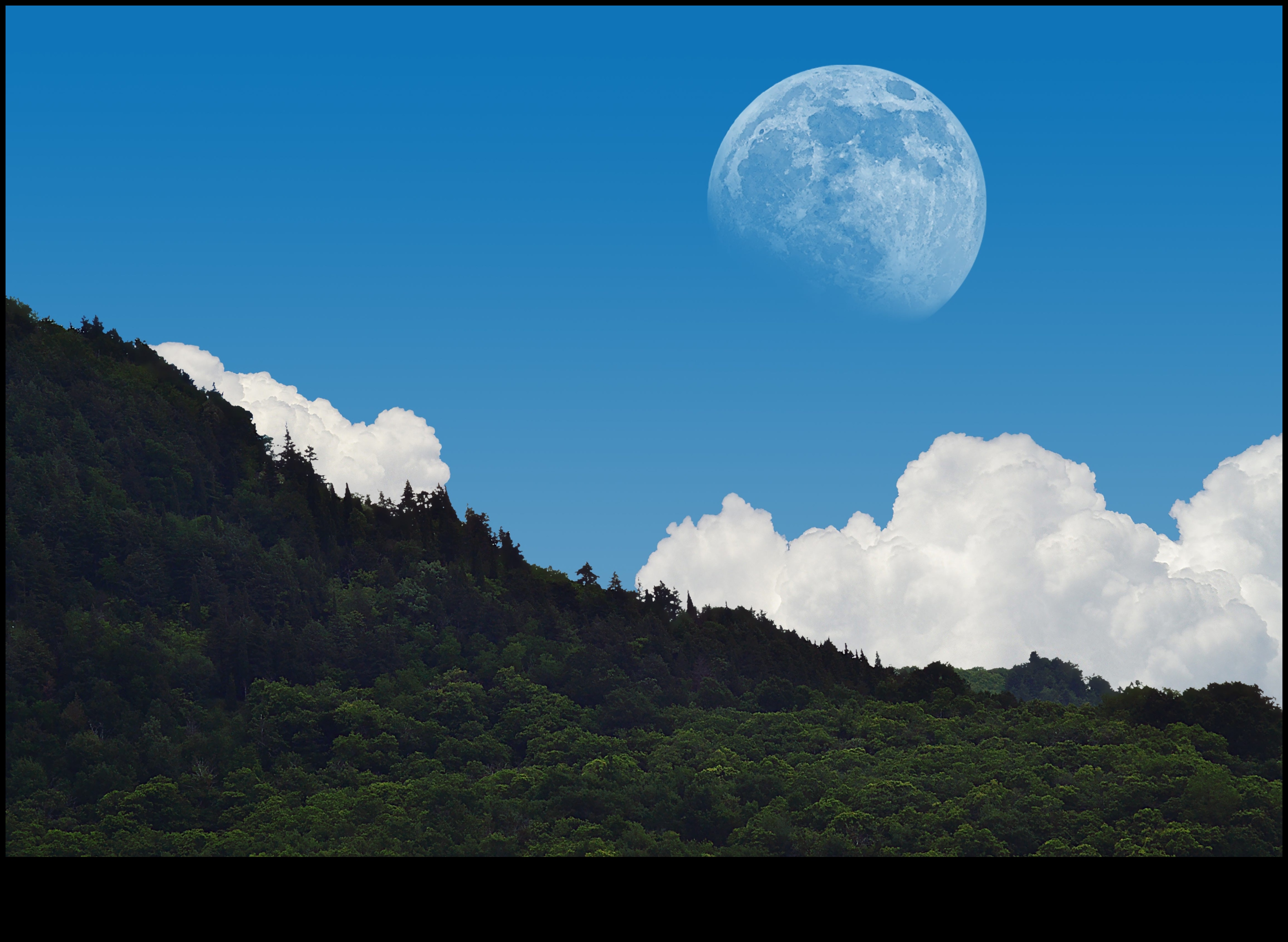 Luminescența lunară Frumusețea strălucitoare a celui mai apropiat vecin celest al nostru 4 Luminescență lunară: frumusețe radiantă printre minunile planetare