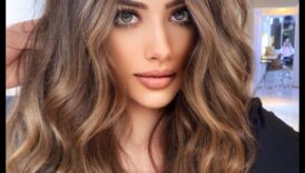 Wavy Esec, dragalas și sofisticat, inspirații inspre păr margelat 4 Wavy Chic: inspirații elegante și sofisticate pentru păr ondulat